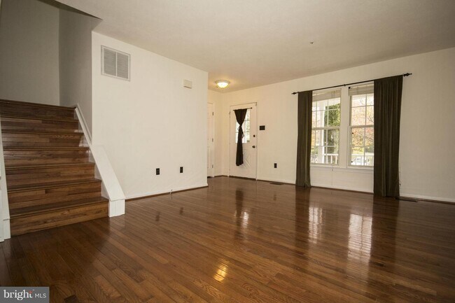 Foto del edificio - 6 Sandview Ct
