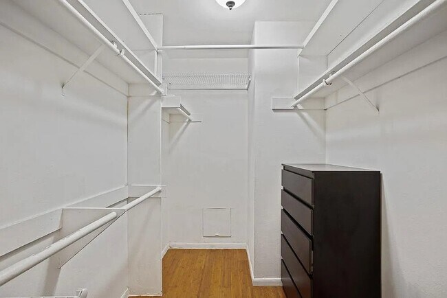 Foto del edificio - 1745 Camino Palmero St