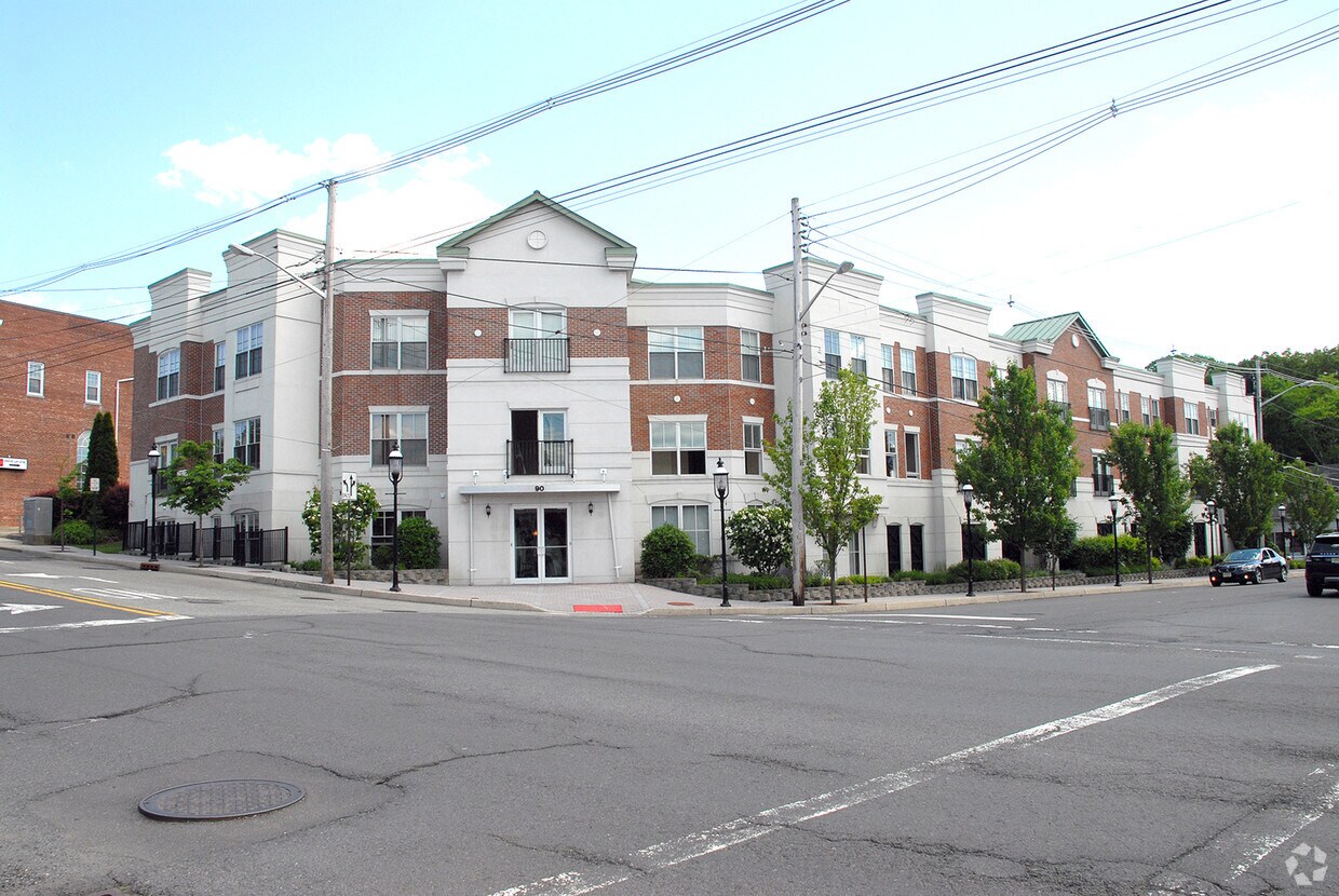 zzz Station Place Apartments in Park Ridge, NJ