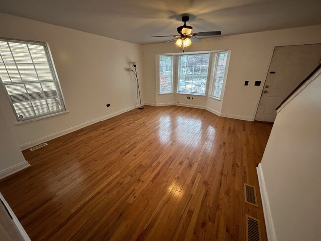 Building Photo - 4503 S Hermitage Ave