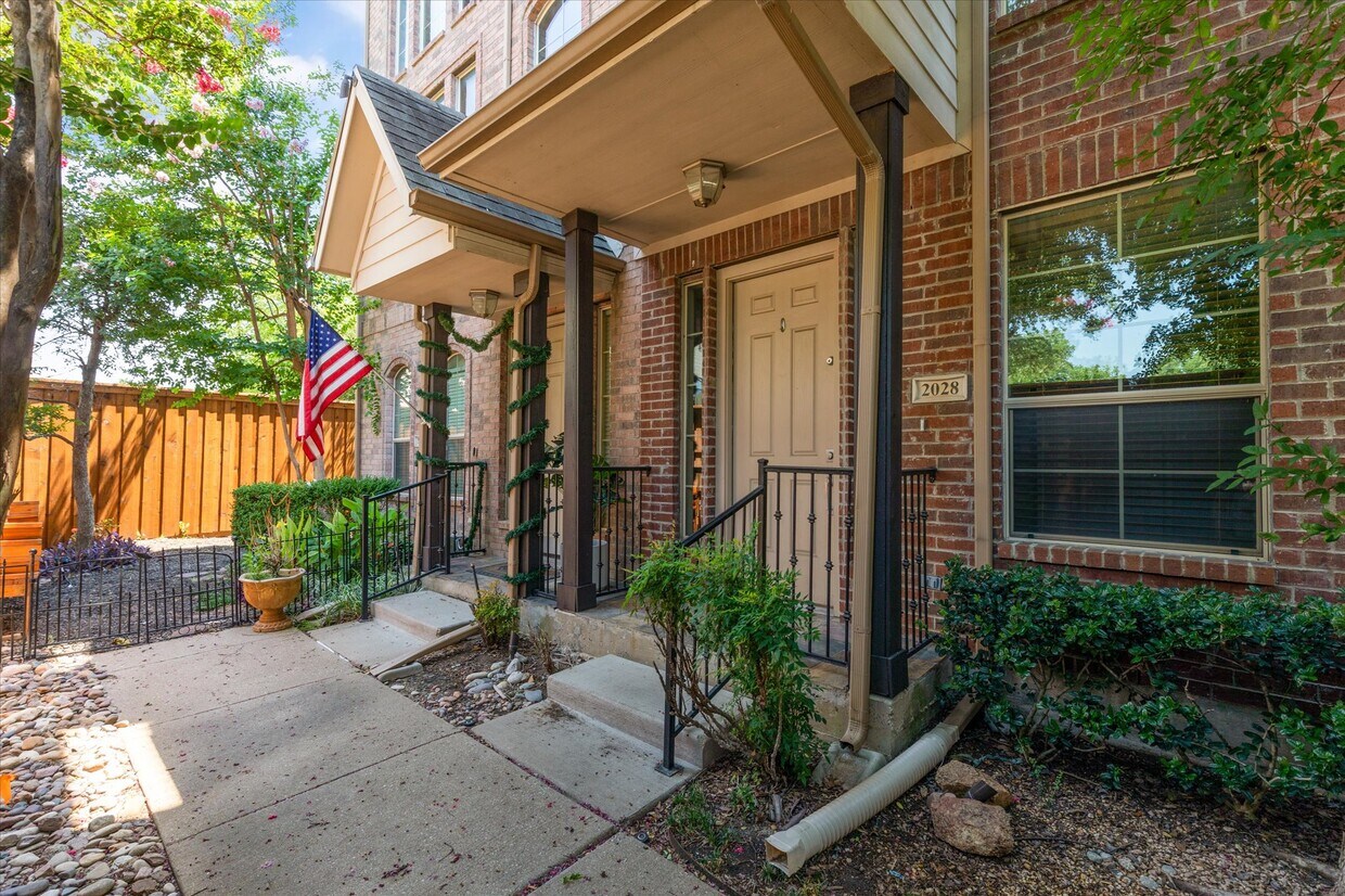 2028 N Haskell Ave., Dallas, TX 75204 Townhome Rentals in Dallas TX