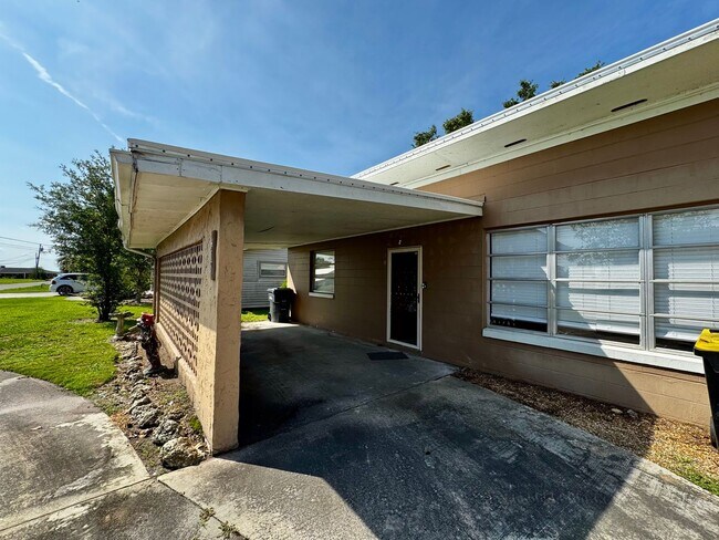 Foto del edificio - Great Backyard & Quiet Neighborhood