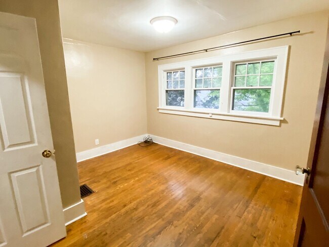 Building Photo - 279 Crum Ct