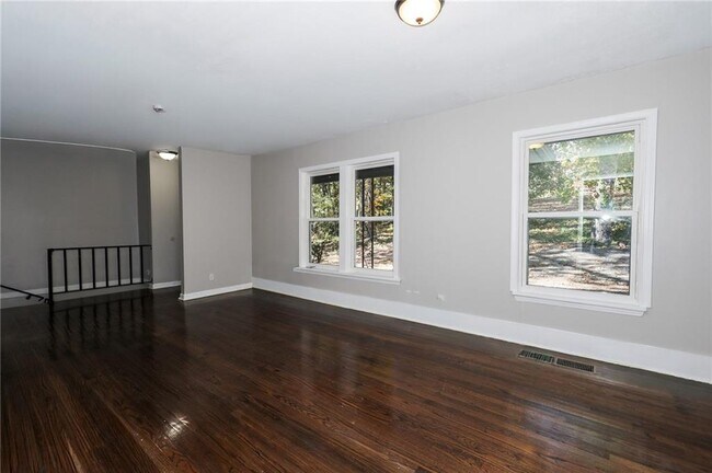 Foto del edificio - 5425 Skyview Dr SW