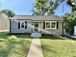 Building Photo - 2334 S Hall Rd