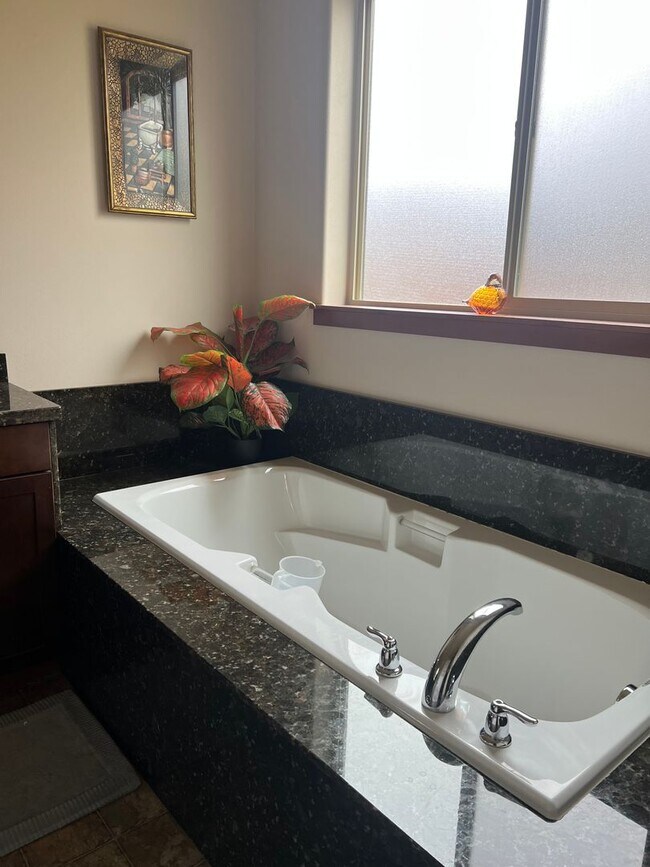 Foto del edificio - Beautiful 4 Bedroom in Ferndale!