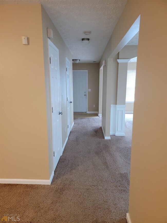 Foto del edificio - 9429 Lakeview Rd