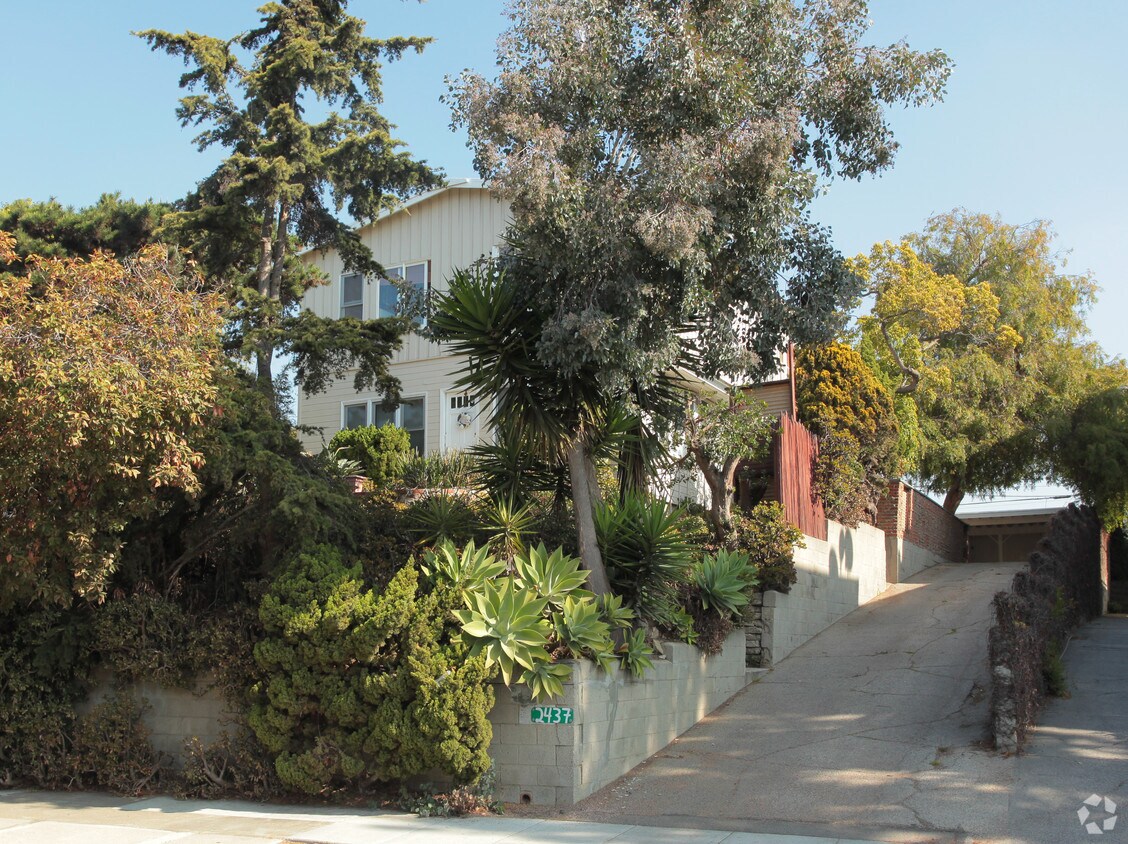Primary Photo - 2437 Beverly Ave