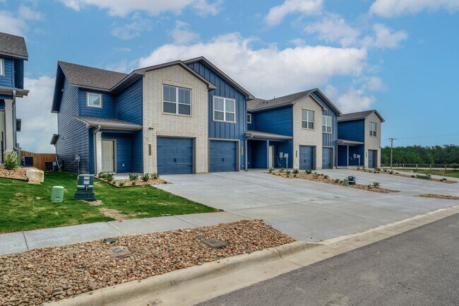 Foto del edificio - 8420 Adelaide Dr