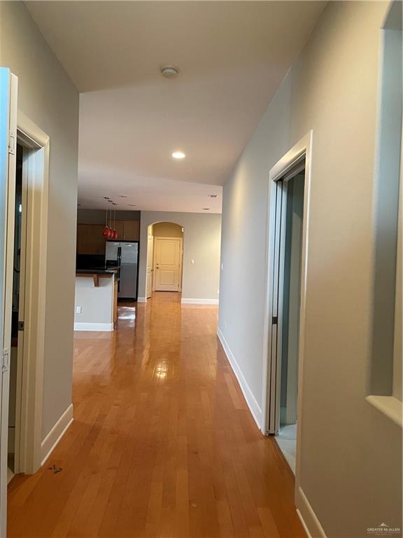 Foto del edificio - 20 E Thornhill Ave