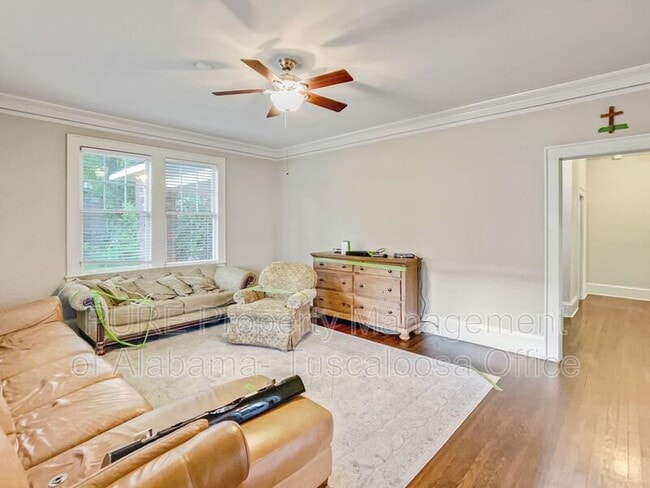 Building Photo - 420 Caplewood Dr