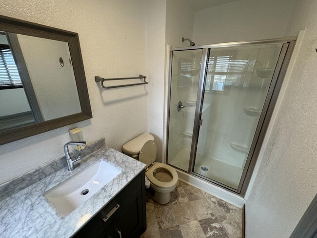 Building Photo - 419 Harvey Way