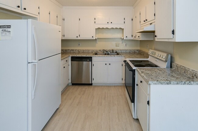 Building Photo - 2225 Golf Rd SW