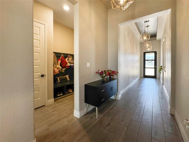 Foto del edificio - 16608 Christina Garza Dr