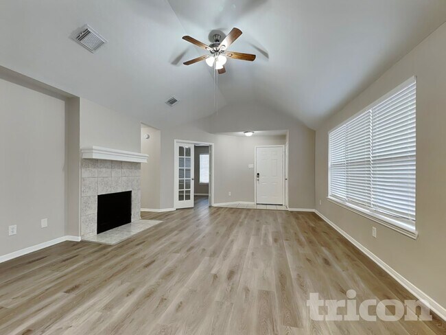 Foto del edificio - 4907 Bryant Ridge Rd