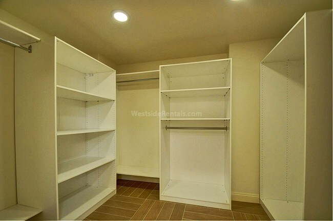 Foto del edificio - 366 W 8th St