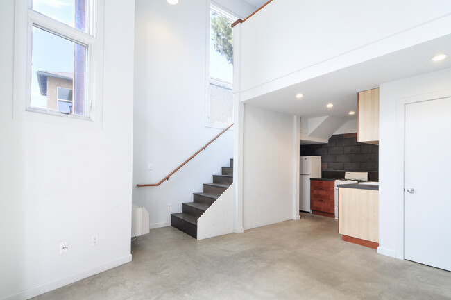 Foto del edificio - 3361 C St
