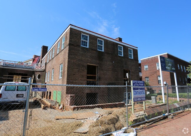 Building Photo - The Maples