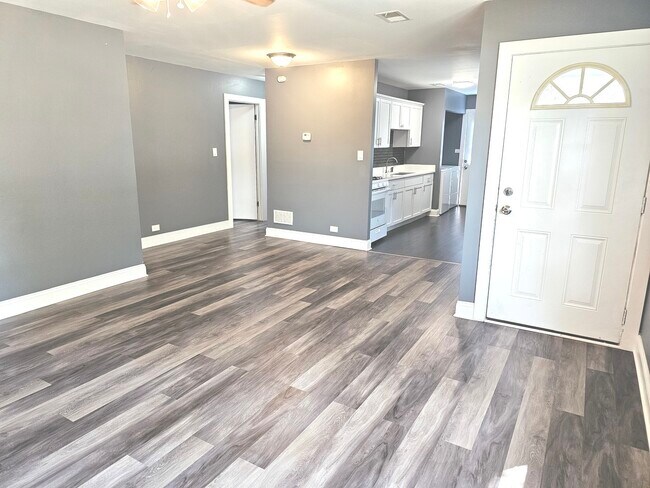 Foto del edificio - 339 E Wayne Pl