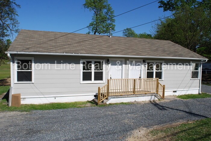 Primary Photo - Great 2 Bedroom Unit Ready for Rent!