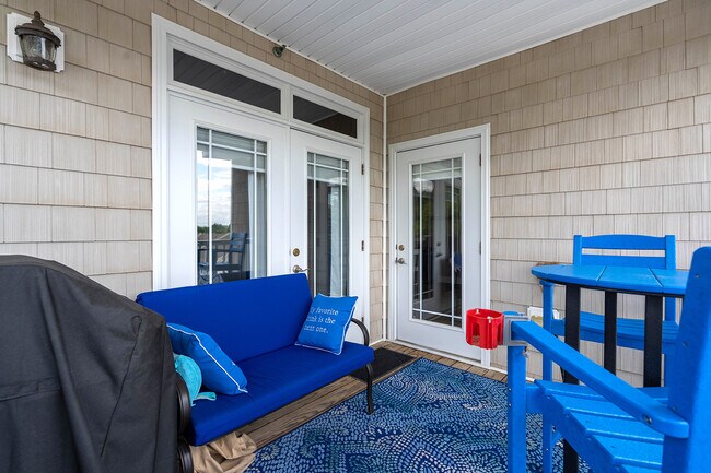 Building Photo - 1401 Coopers Hill Dr