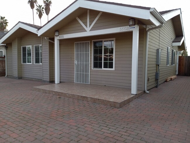 Building Photo - 6551 Gaviota Ave