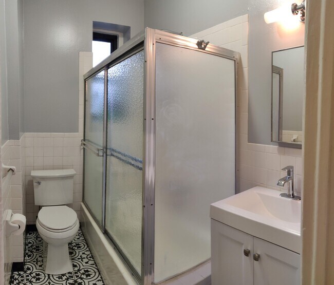 Building Photo - 3716 83rd St Apt 2G