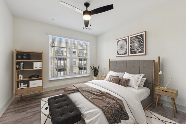 Building Photo - The Easley at UC