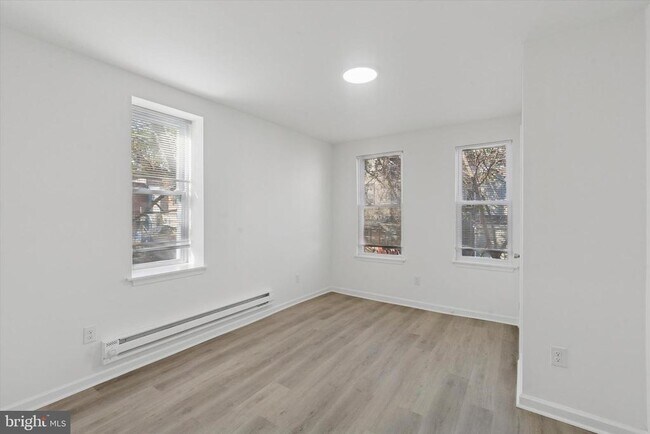 Foto del edificio - 3827 Cambridge St