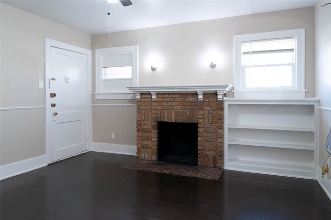 Building Photo - 405 W Clay St