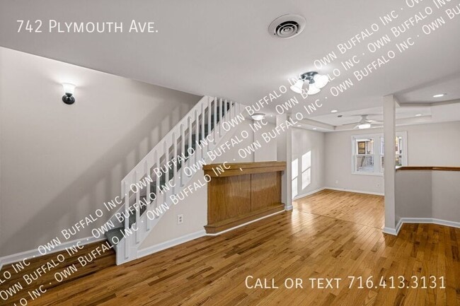 Foto del edificio - 742 Plymouth Ave