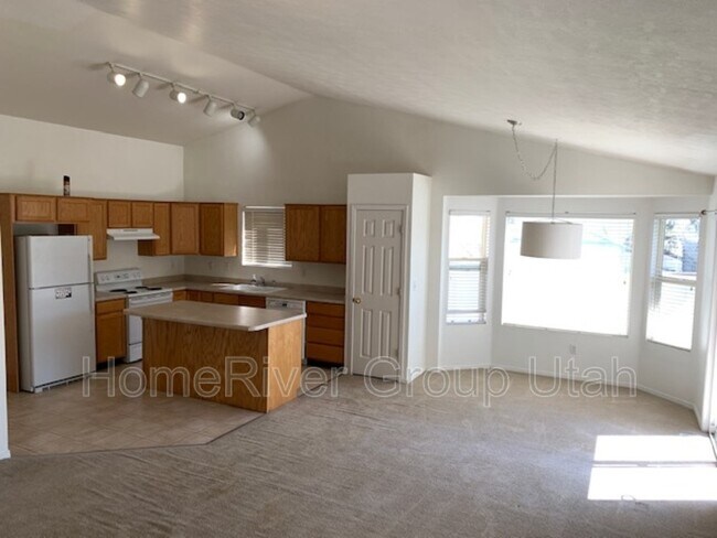 Building Photo - 1829 N Cavallo Dr