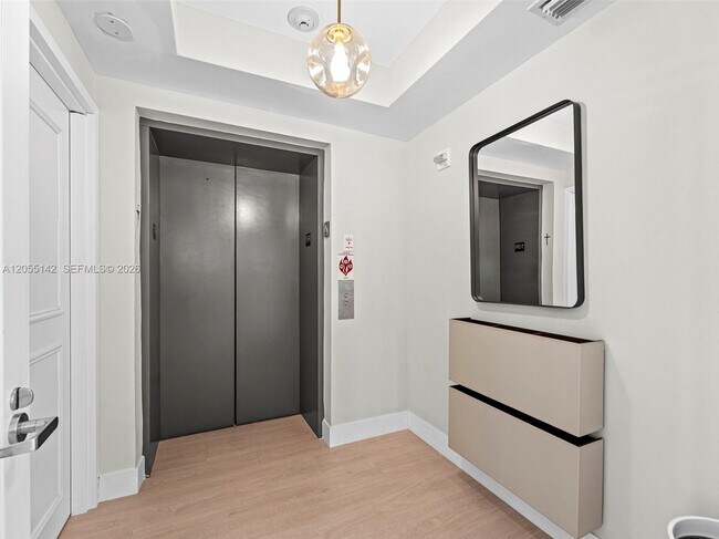 Foto del edificio - 19400 Turnberry Way