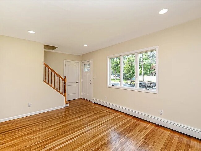 Front door - 1027 Saint Johnland Rd