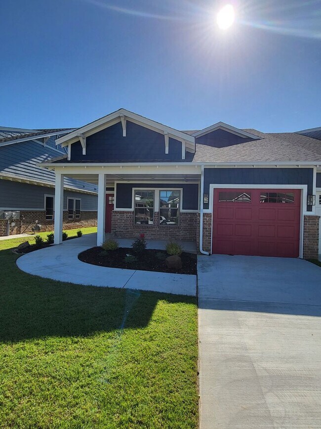 Building Photo - Welcome Home!!
