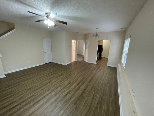 Building Photo - BRIDGEWATER HOME! PRE-LEASING FOR AUGUST 2...