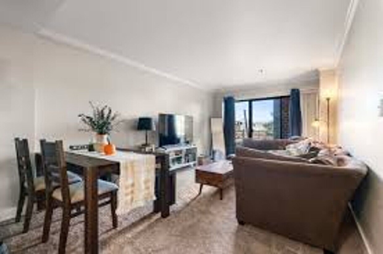 Foto principal - 3 Bedroom on Packard's Corner. Fully Furni...