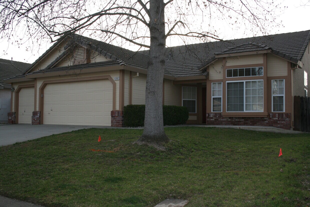 Foto principal - 1297 Canevari Dr