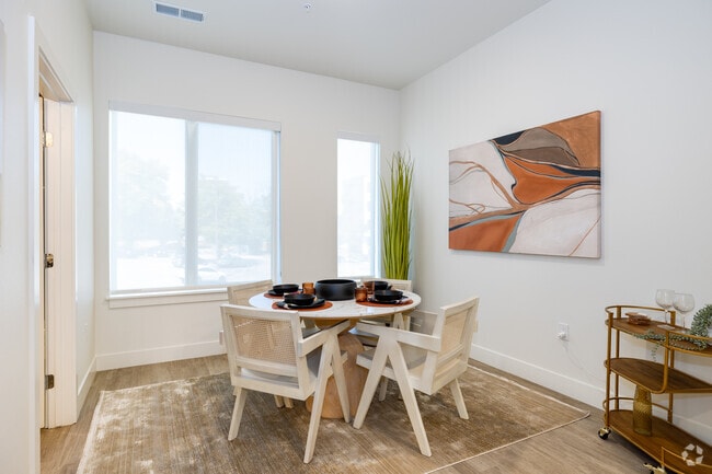 Building Photo - Contour