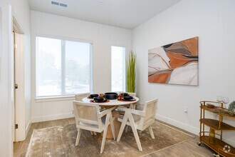 Building Photo - Contour