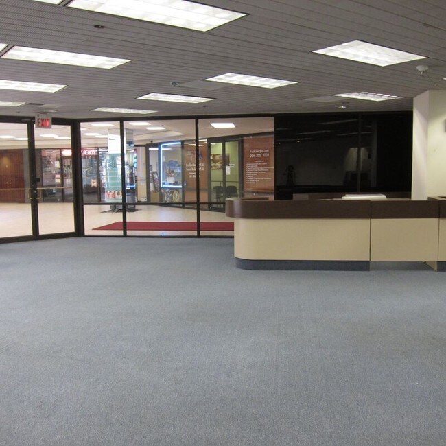 The Mall at the Galaxy Apartments Guttenberg, NJ