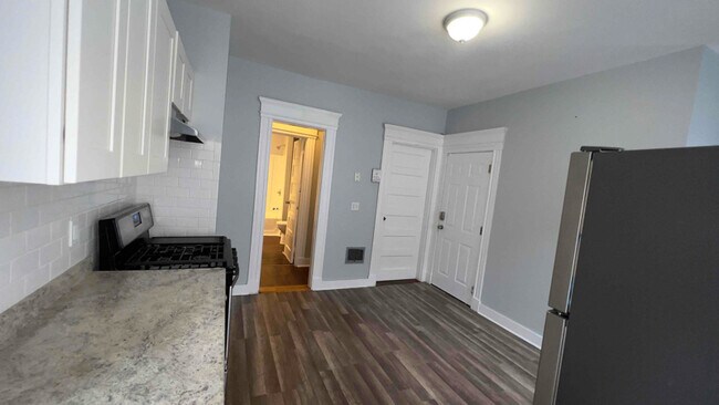 Foto del edificio - 879 Elm St