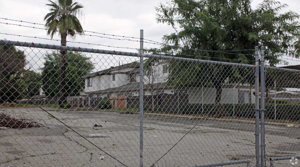 Foto del edificio - 1405 N Grove Ave