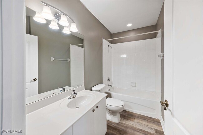 Foto del edificio - 7823 Regal Heron Cir
