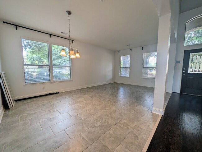 Building Photo - 8343 Sedona Ridge Dr