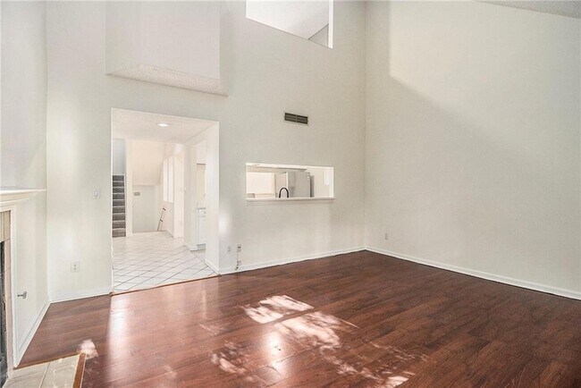 Building Photo - 106 Ivy Green Ln SE