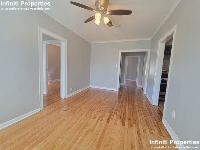 Building Photo - 7156 S Rhodes Ave