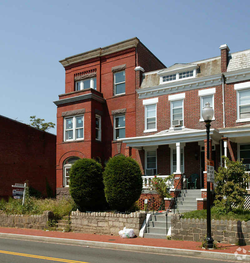 Building Photo - LeDroit Park Place