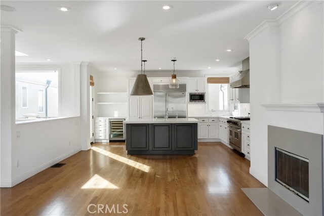 Building Photo - 807 Crest Dr