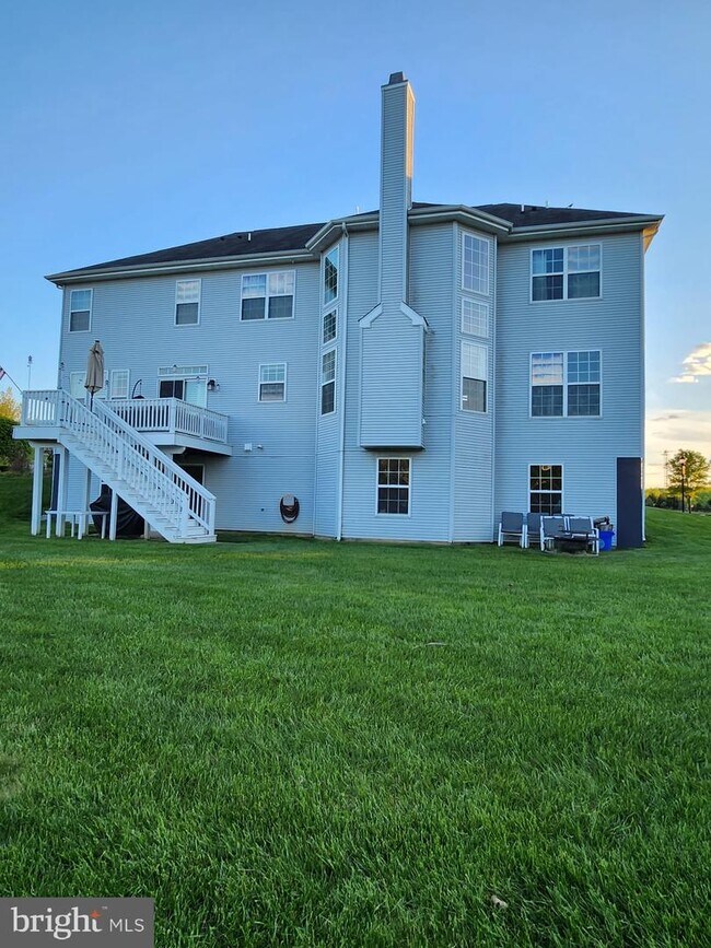 Building Photo - 207 Leffler Cir